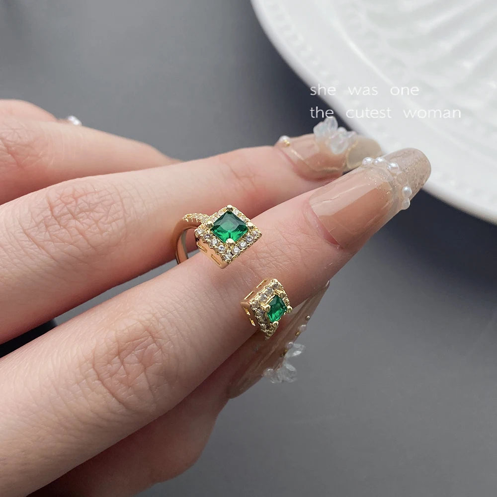 The Exquisite Green Jewel Ring